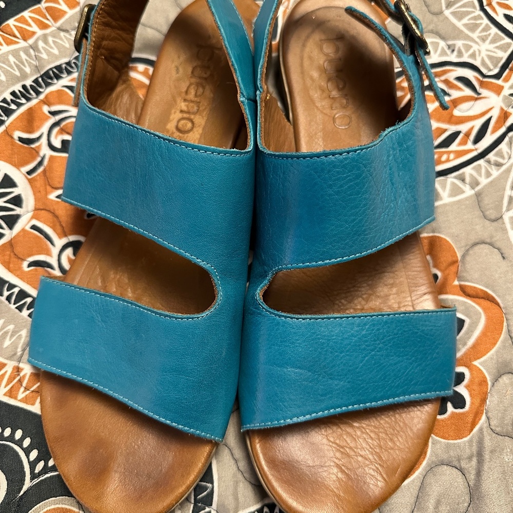 Bueno Sandals, size 9